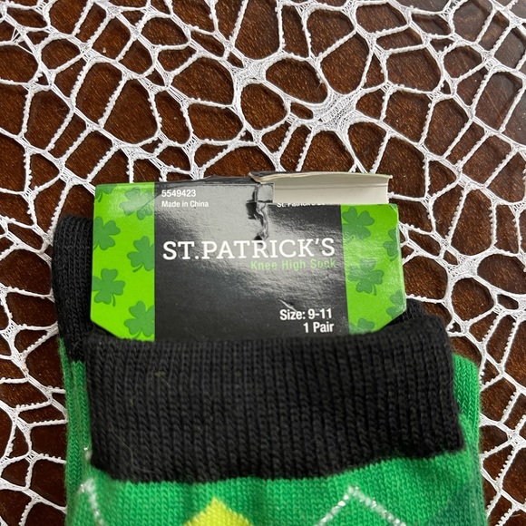 St. Patrick’s Day NWT size 9-11 socks - Picture 4 of 4